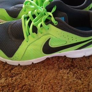 NIKE FLEX EXPERIENCE RN 2 Size 13